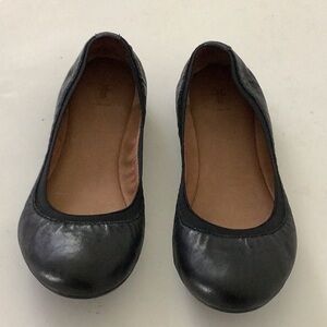 Frye Classic Black Leather Women's Ballerina Flats Very Good Condition.